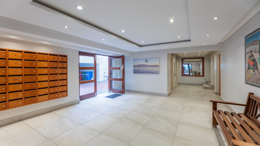 2 Bedroom Property for Sale in Sea Point Western Cape